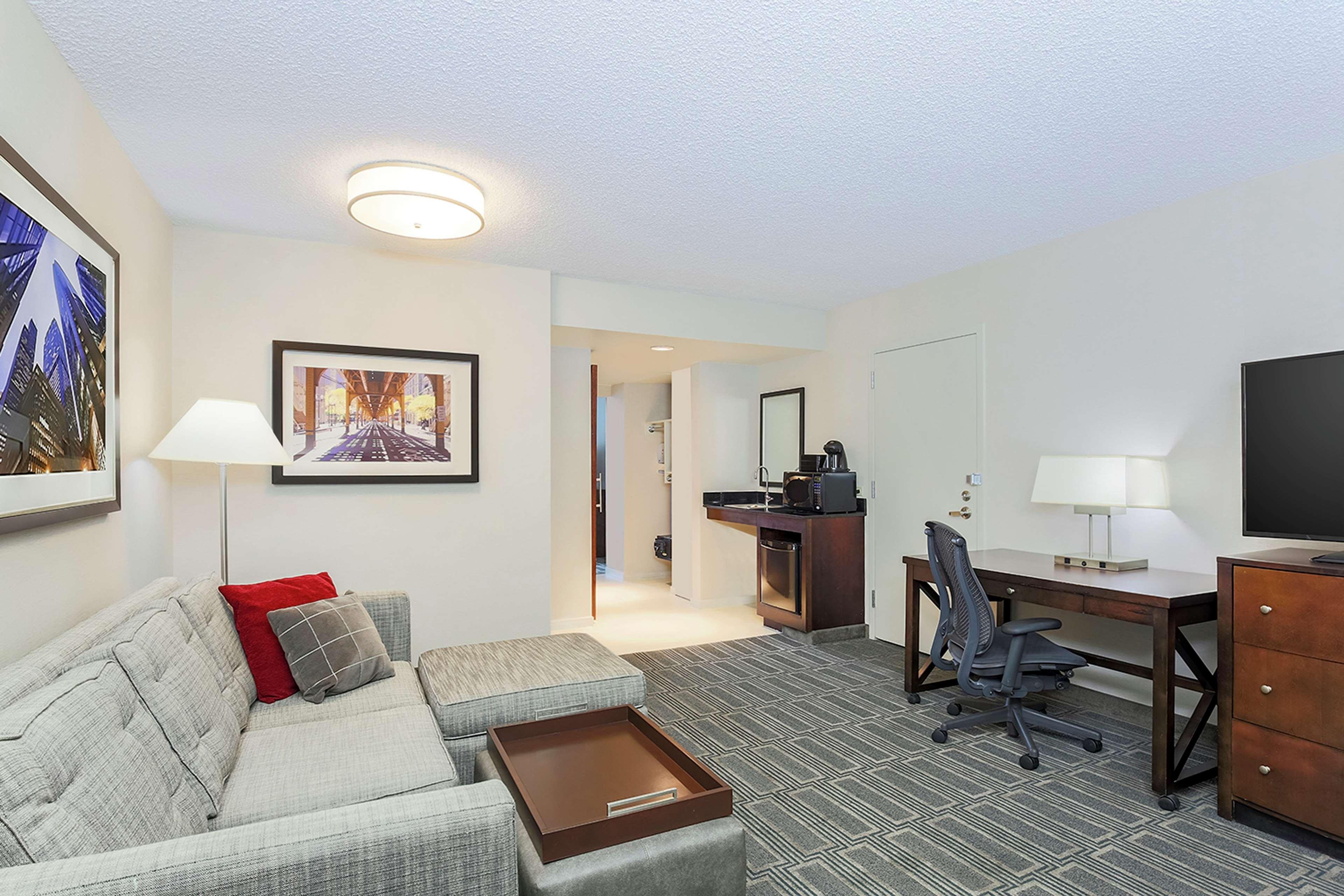 Embassy Suites By Hilton Chicago Lombard Exteriér fotografie