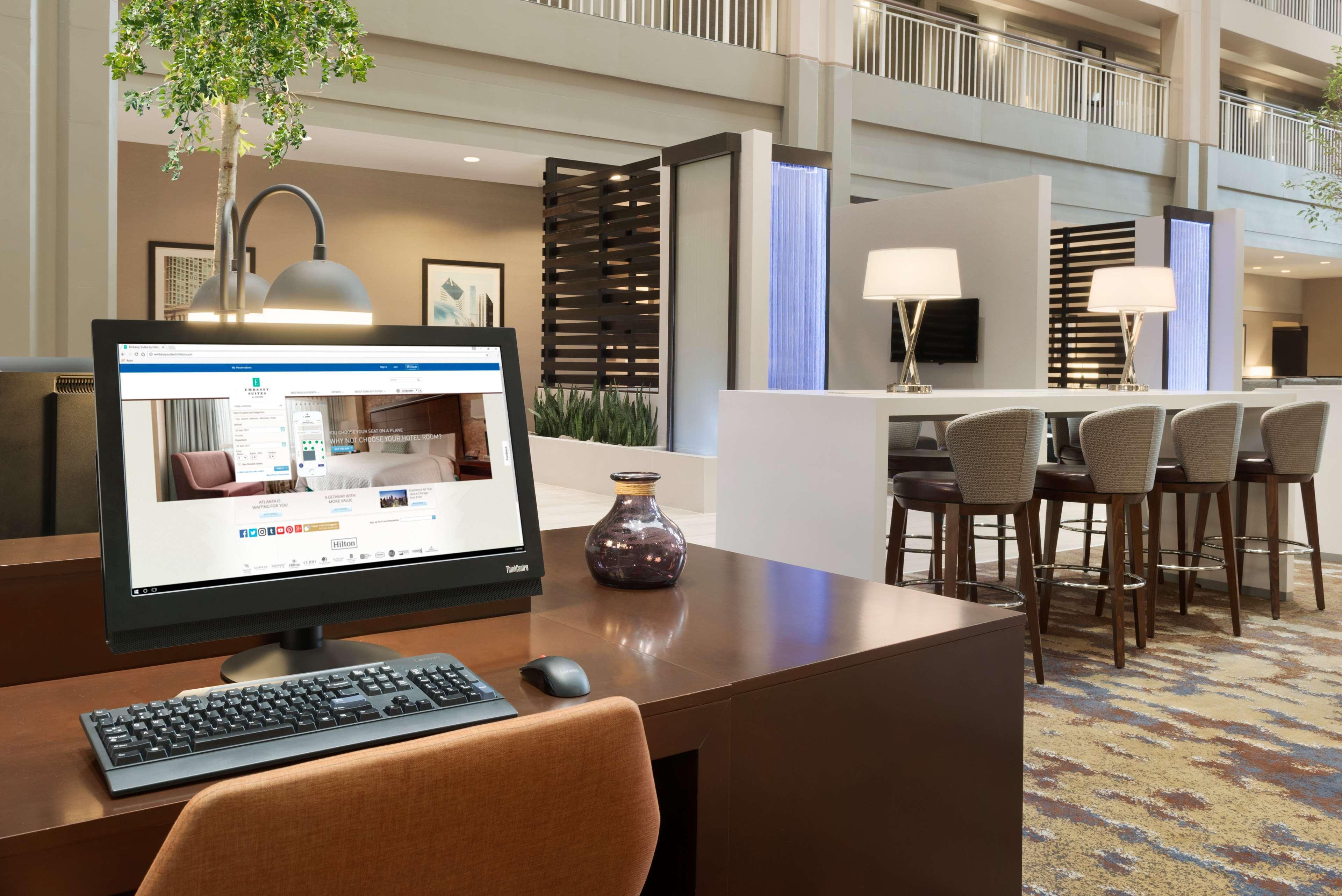 Embassy Suites By Hilton Chicago Lombard Exteriér fotografie