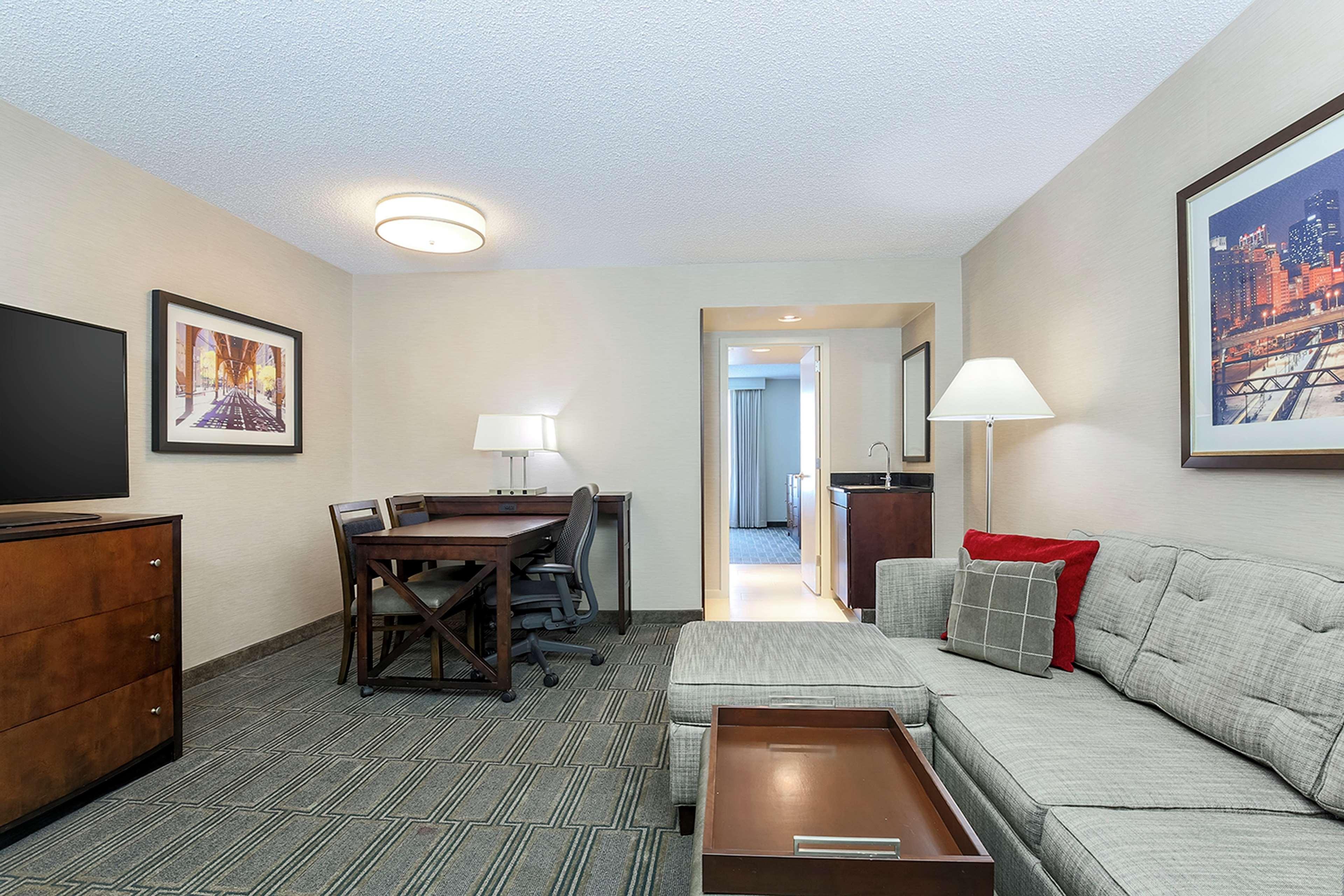 Embassy Suites By Hilton Chicago Lombard Exteriér fotografie